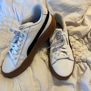 Puma White Sneakers with Black Accent and Brown Sole Never worn